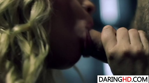Railing Sexy Platinum Chick Kiara Lord