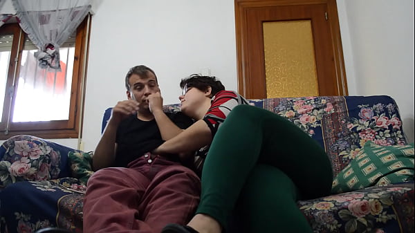Aburridos En Cuarentena La Gorda Folla Con Su Vecino Que Le Mete La Polla Hasta Lo Más Profundo