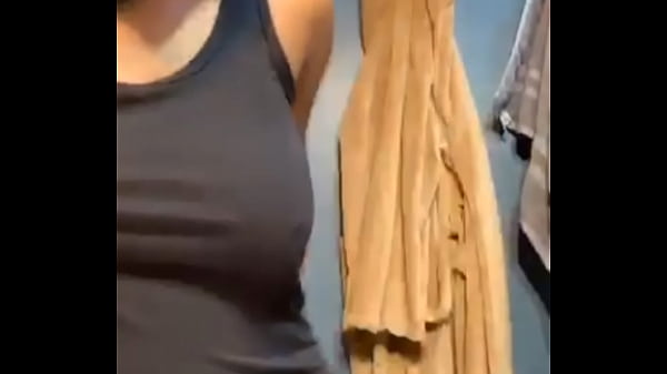Seductive Black Girl Shaking Her Behind Naked On Periscope