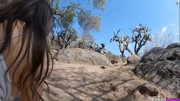 Salimos Al Campo A Caminar Y Cogimos Muy Rico Al Aire Libre! Se Corrió En Mi Boca