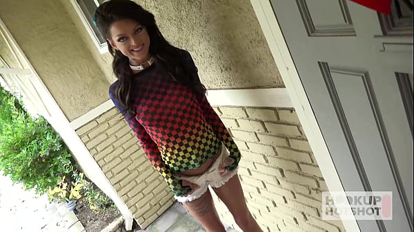 Compact Perks Hoe Kimber Veilz Squeezes That Aggressive Boner Like A Pro!
