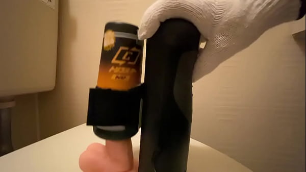 ハンディーにカップオナホを付けた