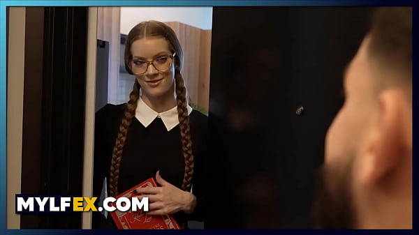 MylfEX - Bookworm MATURE Banged By Stranger Beefcake In Her House, Erin Everheart