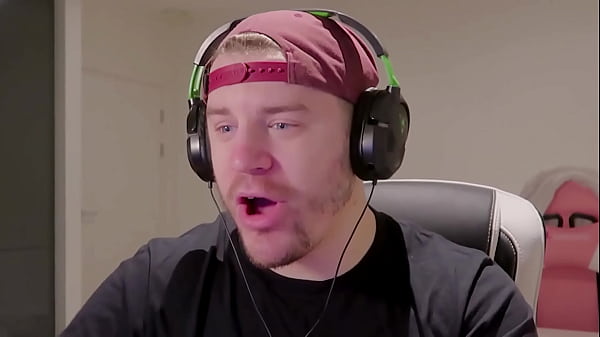 When Baking With A Babe Goes Wrong (Fap CEO)