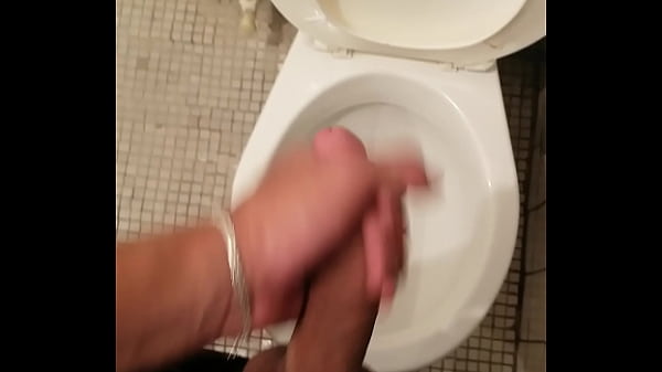 Me Hago La Paja En El Baño Del Trabajo Luego De Ver Porno