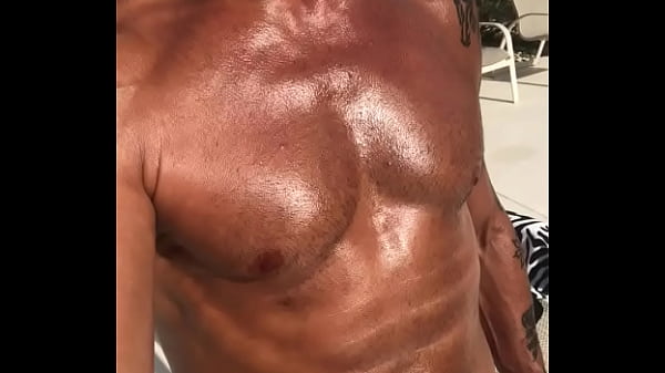 TAN FIT ITALIAN PORNSTAR