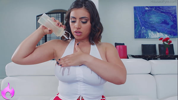 Ella Knox And Her Huge Naturals In Titties For Wiener Hugs