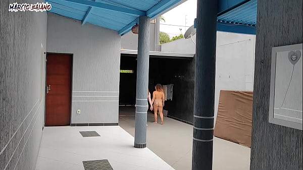 Patroas Recebem O Visitante Nuas