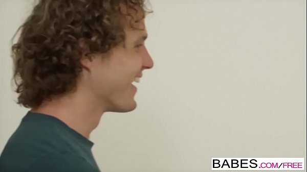 Vixens - (Alexa Grace) - Moving Day