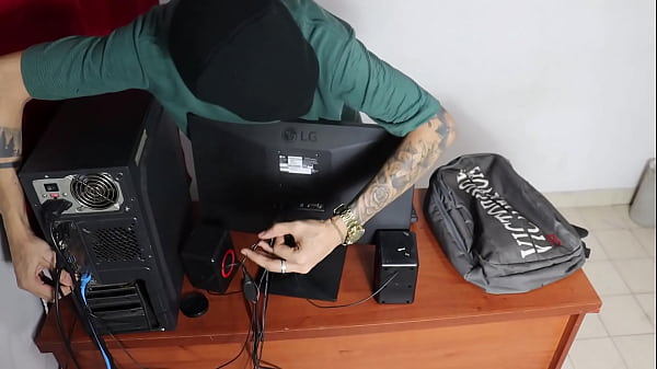 Entra Un SEÑOR A Mi Casa Y Follamos Bien RICO! - Jhondick10!