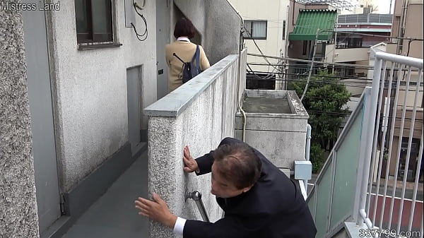 Japanese Hottie Cracking And Queening Humiliation