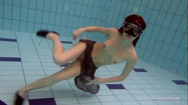 Giant Breasts Brown-haired Mia Underwater Naked