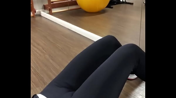 Esposa De Legging Sem Calcinha Na Academia