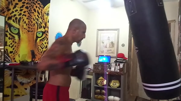 MAXXX LOADZ PUMPING OUT THE FIT PORNSTAR