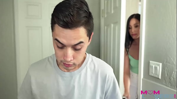 Stepmama Jennifer White Lusts To Breed