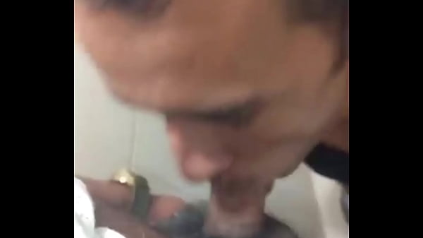 No Shopping Fui No Banheiro E Tinha Um Casado Querendo Descarregar, Tomei Todo O Leite Dele