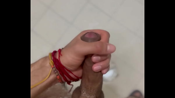 Masturbandome En La Ducha
