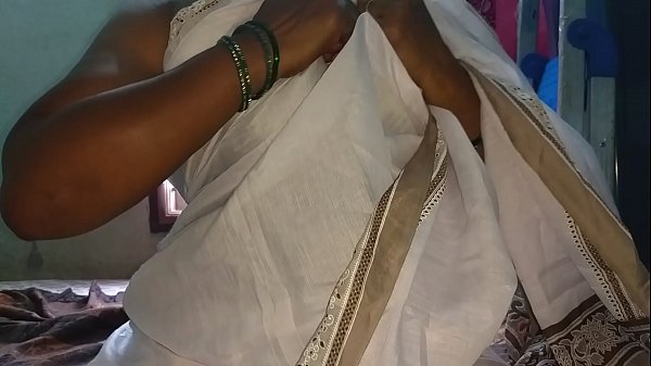 South Indian Desi Mallu Ravishing Vanitha Without Blouse Expose Massive Melons And Bare Pussy