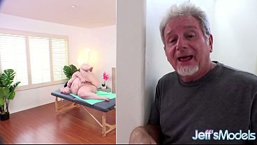 SSBBW Eliza Allure Masturbates Before Having A Massage