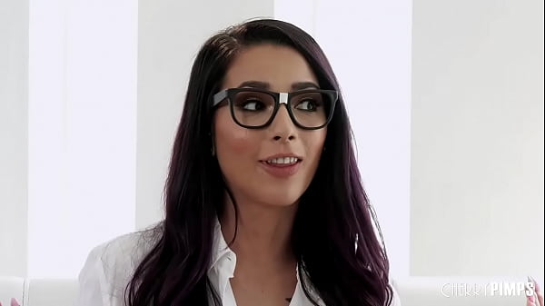 Sexy Coed Tantalizes Her Professor With Her Authentic Knockers And Trimmed Pussy In Order To Make The Grade