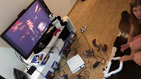 Playing Playstation VR Horror Game When Suddenly I Came