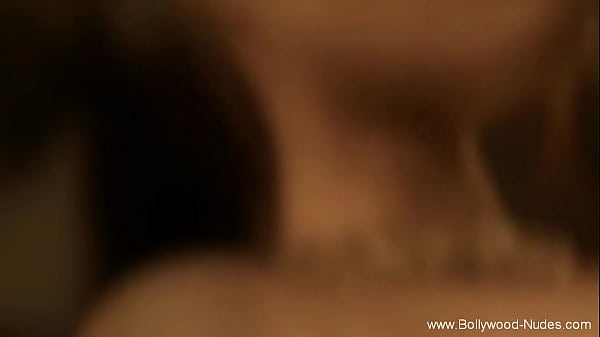 Peeking Secret Indian Bombshell Nude