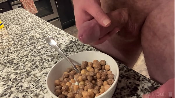 Hung Bodybuilder Unloads Multiple Cumshots Into Cereal