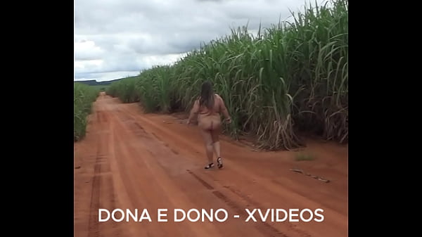 Esposa Nua E Livre Na Natureza