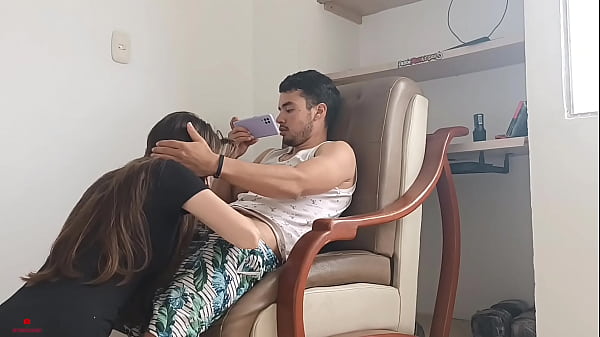 Que Hot Y Deliciosa Mamada De Mi Hermanastra Termino Follandola