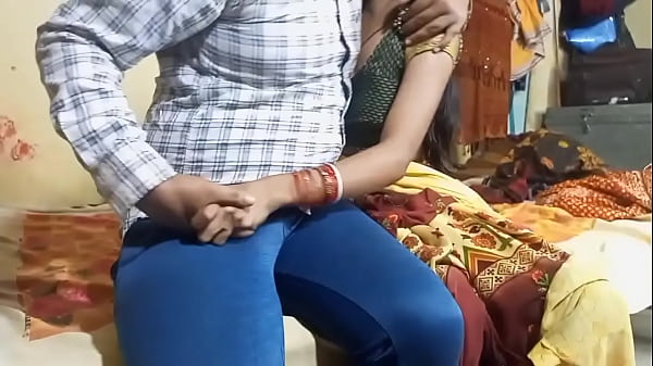 Very First Time Deshi Priya Bhabhi Seducing Hindi Sex